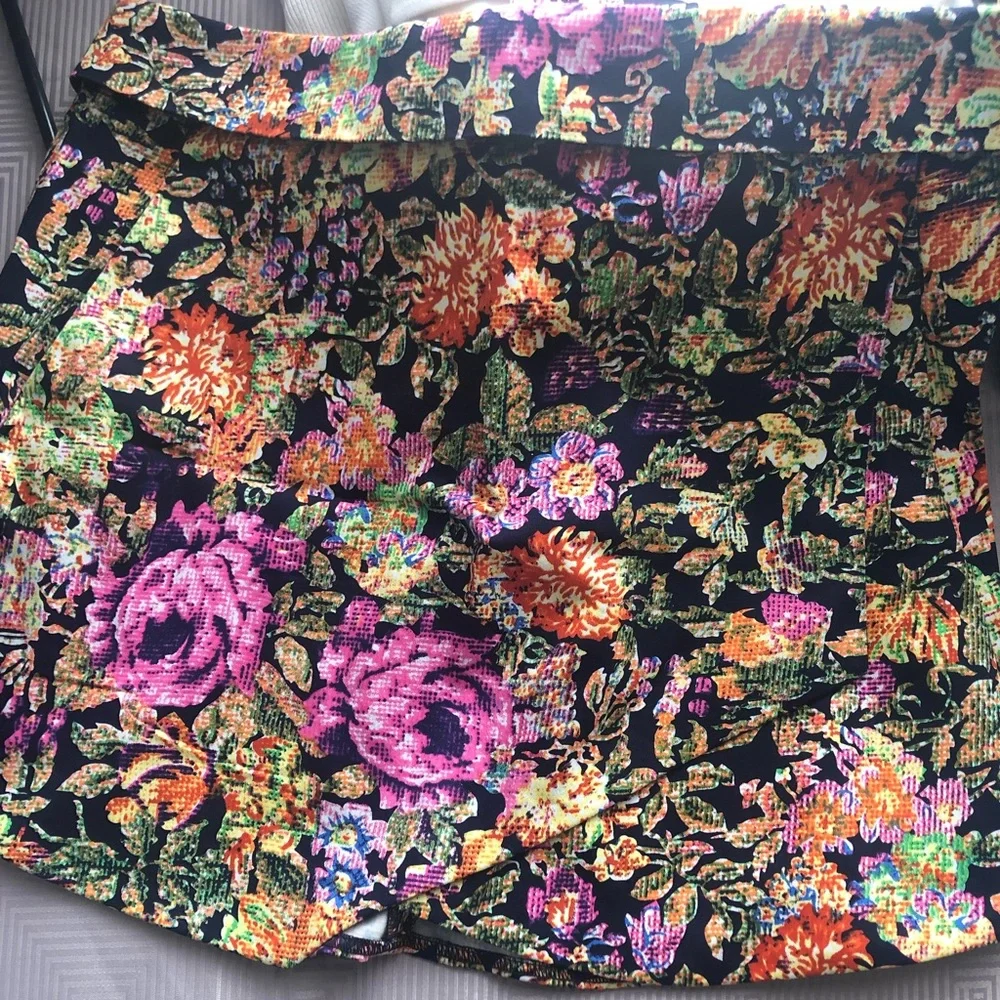 Glassons Floral Mini Skirt Size 14 - Picture 8 of 9
